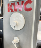 توالت سفید زو