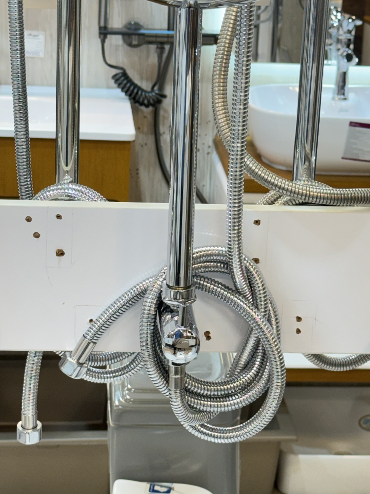 شیر تغییر حالت آبریز برنجی با شیلنگهای استیل 304