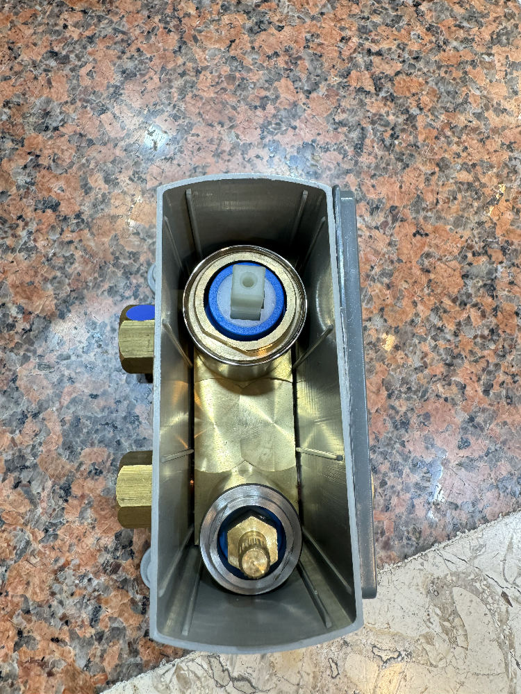 شیر مرکزی دوش توکار